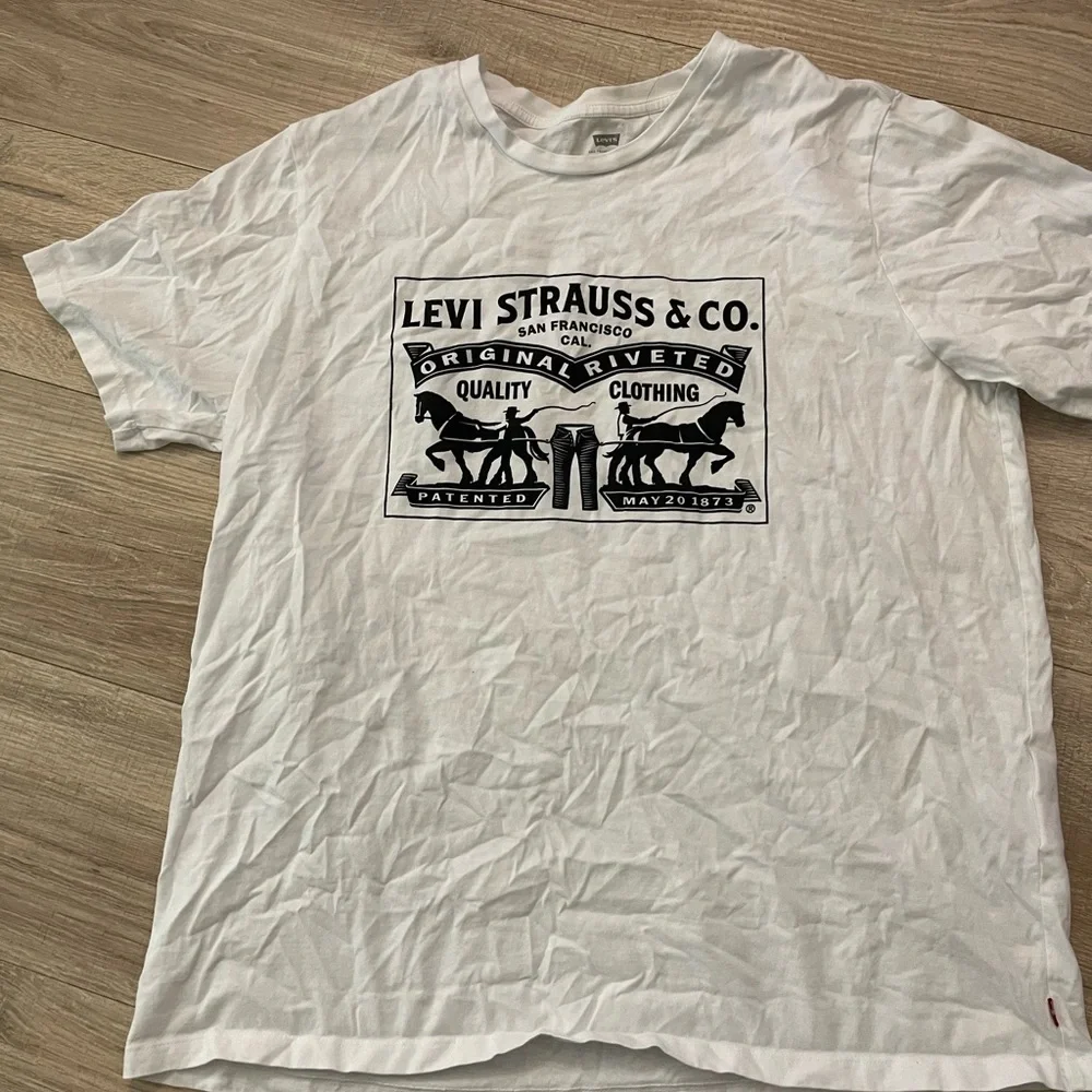 Levi’s Tee Shirt XL